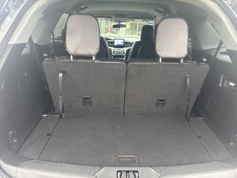 Used 2021 Ford Explorer XLT w/ Equipment Group 202A image 30