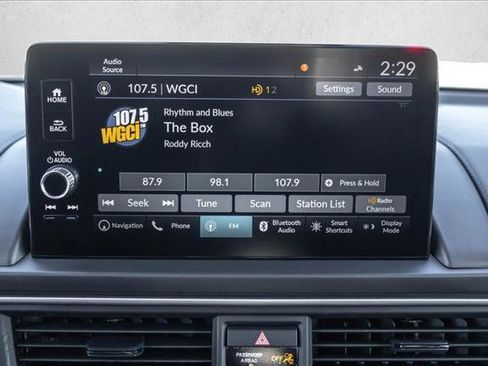 Used 2025 Honda Pilot Black Edition image 16