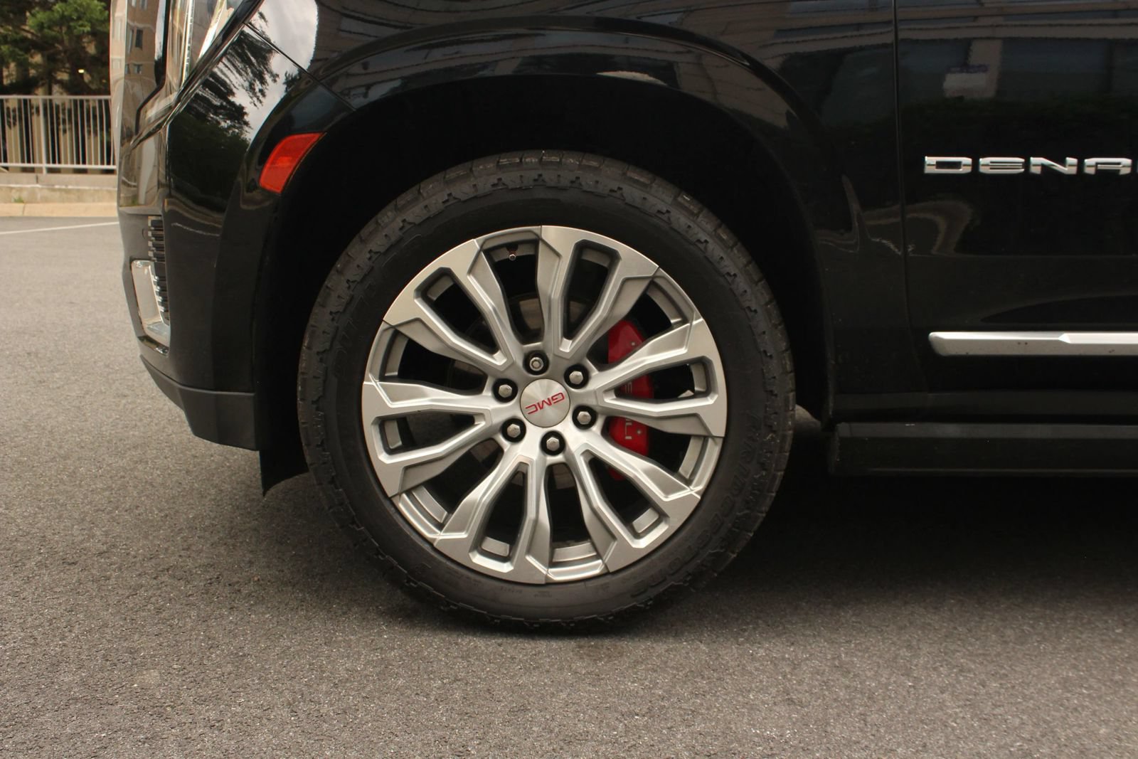 Used 2022 GMC Yukon Denali AWD/4WD image 11