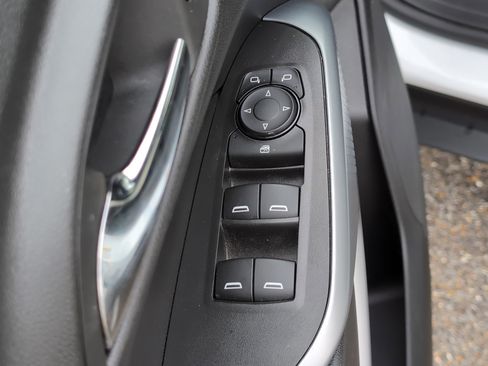 Used 2024 Chevrolet Trax RS w/ Sunroof Package image 17