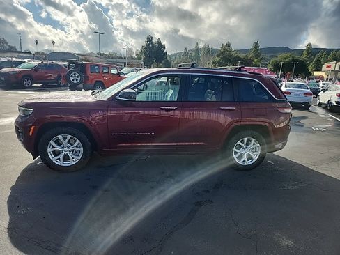 Used 2022 Jeep Grand Cherokee Overland w/ Advanced Protech Group III image 2