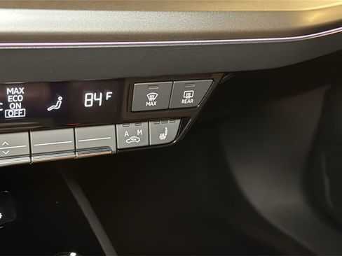 Used 2024 Audi Q4 e-tron Prestige image 28