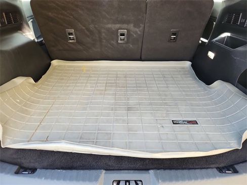 Used 2018 Ford Edge SEL image 24