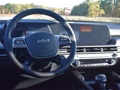 New 2025 Kia Telluride LX image 17