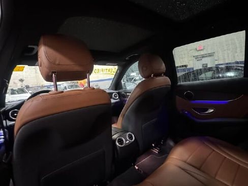 Used 2021 Mercedes-Benz GLC 300 4MATIC image 15