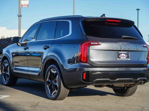 Used 2023 Kia Telluride S image 8