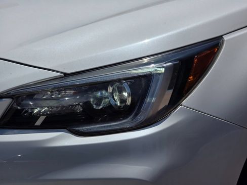 Used 2018 Subaru Outback 2.5i Limited AWD/4WD image 6