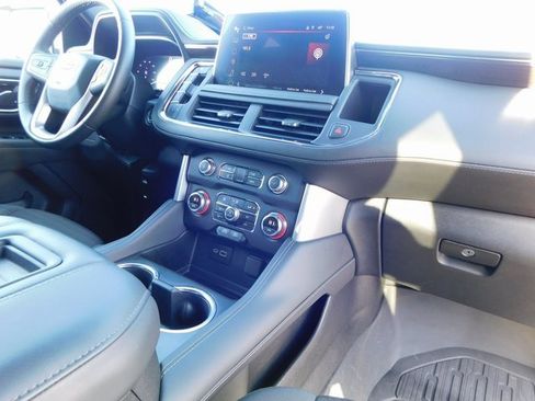 Used 2024 GMC Yukon SLE image 20