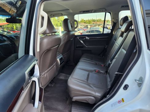 Used 2017 Lexus GX 460 Premium w/ Premium Package AWD/4WD image 10