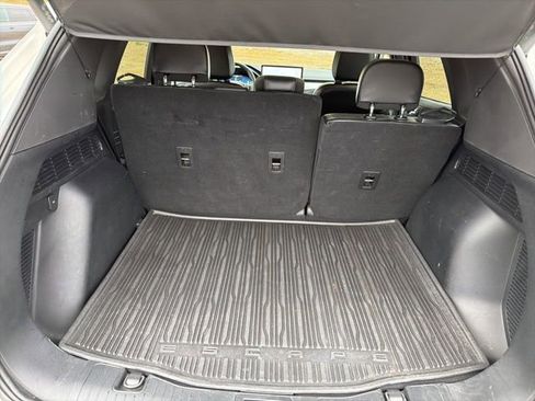 Used 2023 Ford Escape Platinum image 10