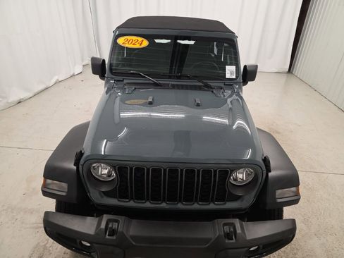 Used 2024 Jeep Wrangler Sport image 9