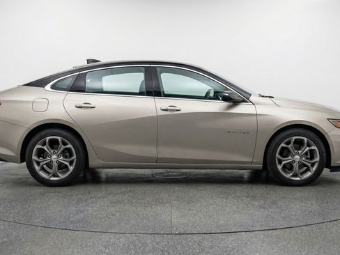 Used 2024 Chevrolet Malibu LT FWD image 11