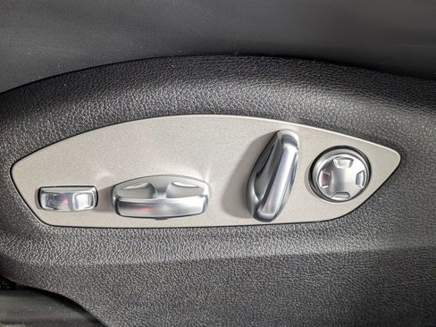 New 2026 Porsche Macan image 28