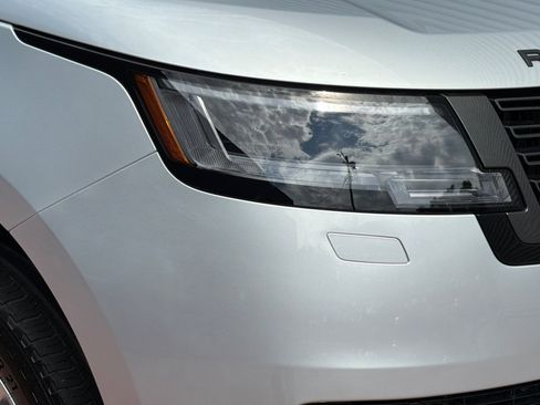 Used 2023 Land Rover Range Rover SE AWD/4WD image 11