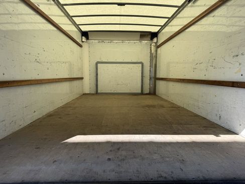 Used 2022 Ford E-350 and Econoline 350 Super Duty image 21