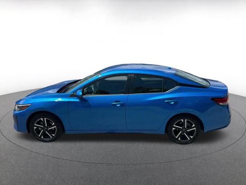 Used 2025 Nissan Sentra SV FWD image 9