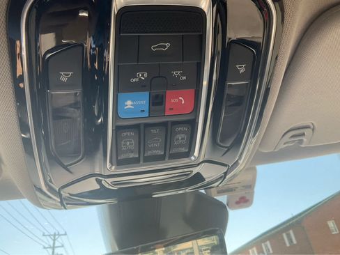 Used 2022 Jeep Grand Wagoneer Series I w/ Convenience Group III AWD/4WD image 23
