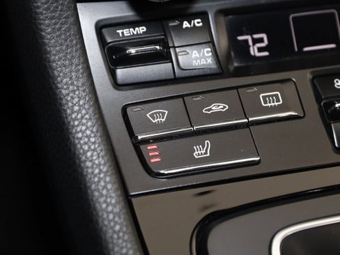 Used 2019 Porsche 911 Carrera T w/ Carrera T Interior Package image 8