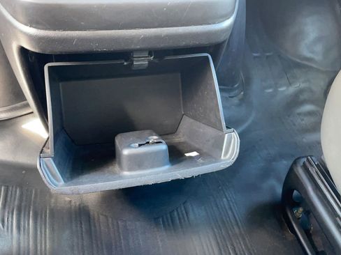 Used 2019 GMC Savana 3500 RWD image 16