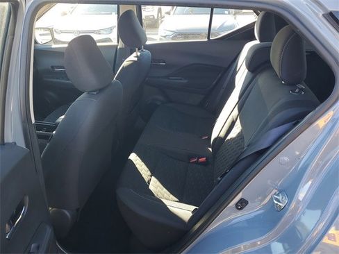 Used 2021 Nissan Kicks SV image 11