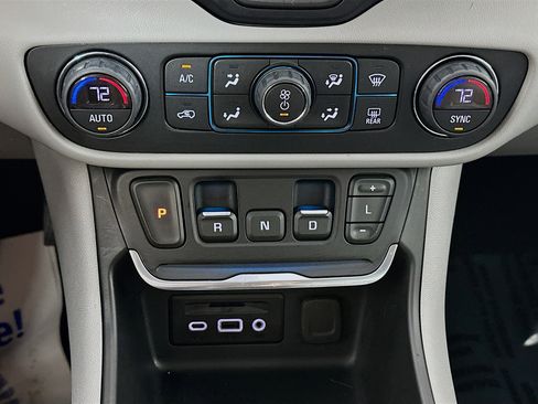 Used 2019 GMC Terrain SLT w/ Preferred Package image 14