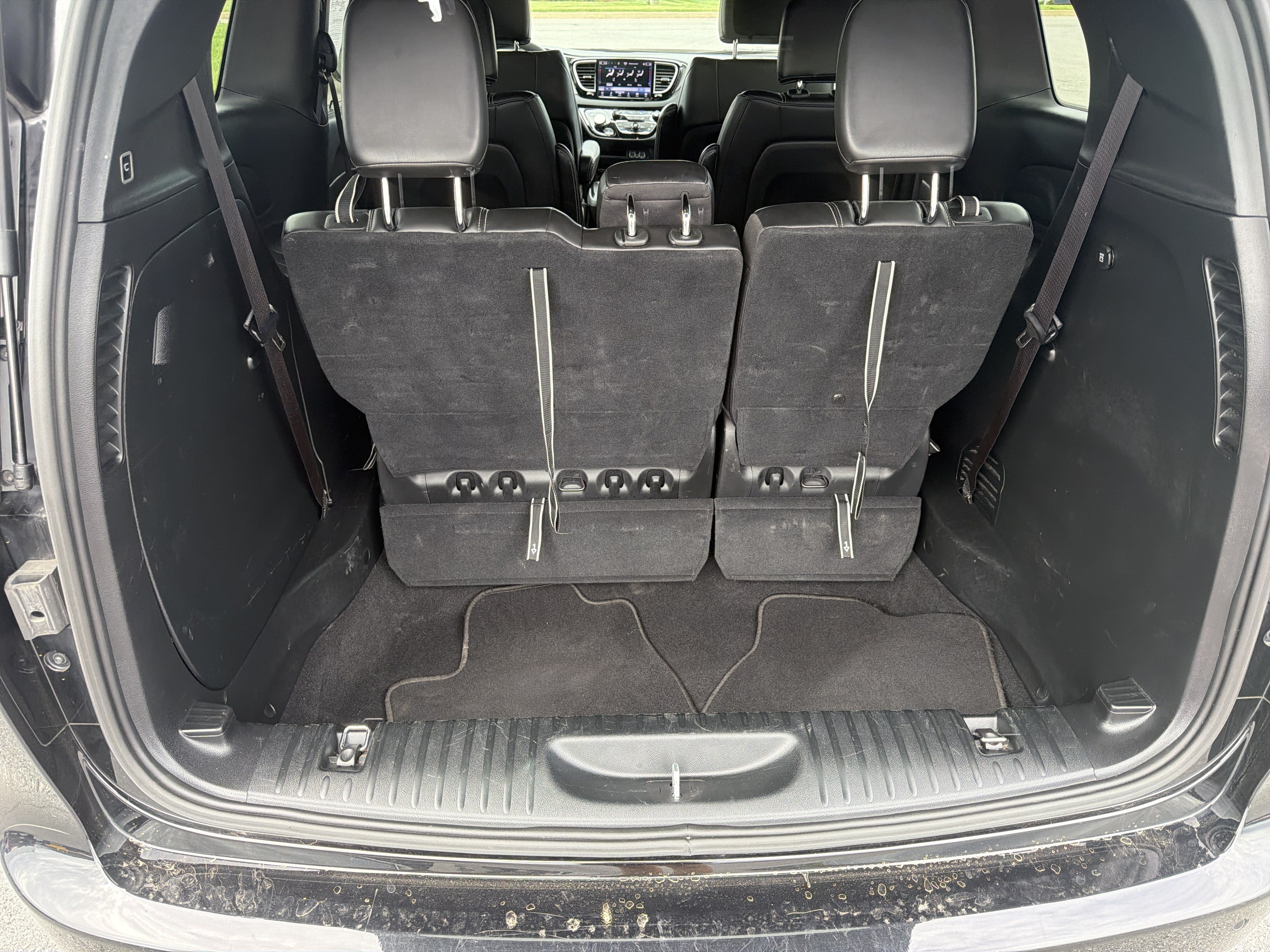 Used 2025 Chrysler Pacifica Select FWD image 5