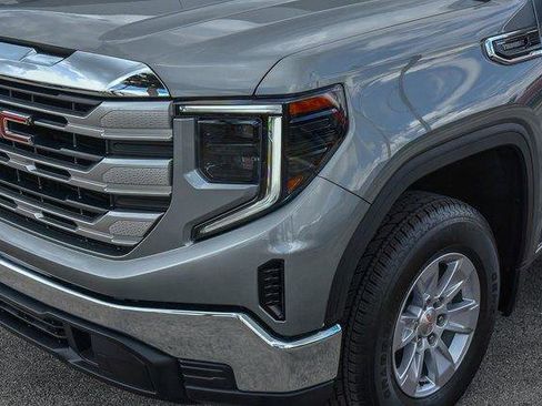 New 2025 GMC Sierra 1500 SLE w/ Preferred Package image 5