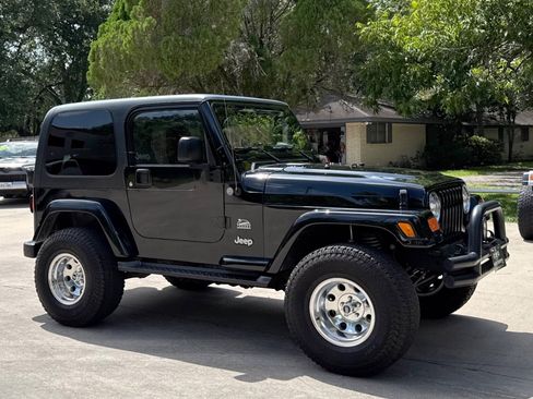 Used 2004 Jeep Wrangler Sahara w/ Dual Top Group AWD/4WD image 13