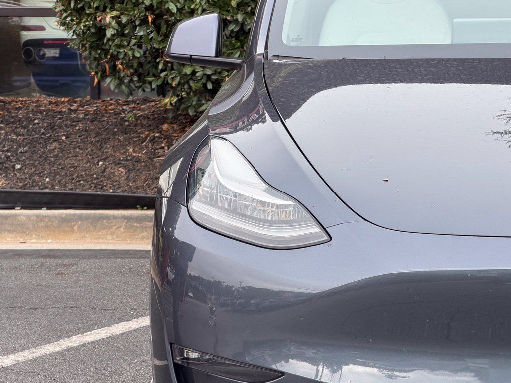 Used 2022 Tesla Model Y Long Range AWD/4WD image 4