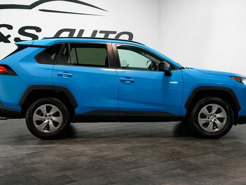 Used 2019 Toyota RAV4 LE FWD image 8
