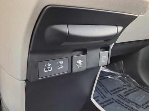 Certified 2025 Honda Odyssey Touring image 24