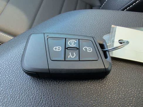 Used 2023 Volkswagen Jetta SE FWD image 34