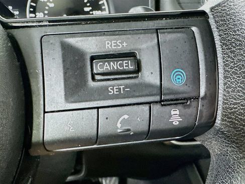 Used 2021 Nissan Rogue SV AWD/4WD image 23