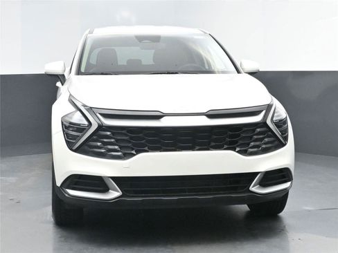 Used 2025 Kia Sportage LX image 11