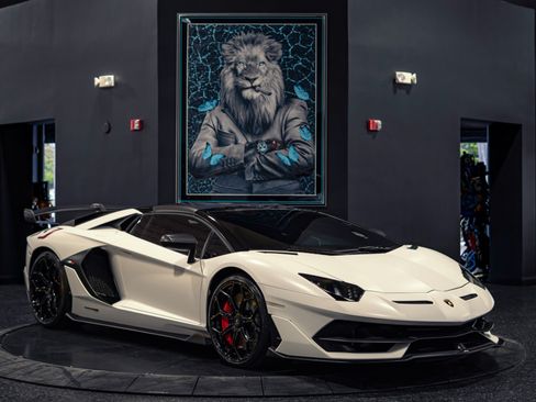 Used 2020 Lamborghini Aventador SVJ AWD/4WD image 13