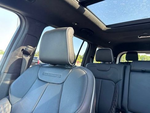 Used 2025 Jeep Grand Cherokee L Summit AWD/4WD image 40