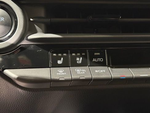 Certified 2025 Toyota Crown Signia AWD/4WD image 30