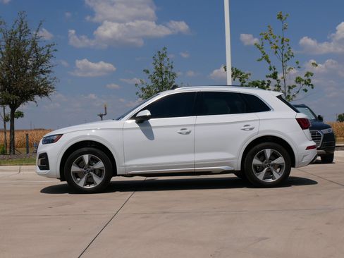 Used 2023 Audi Q5 2.0T Premium Plus w/ Premium Plus Package AWD/4WD image 6