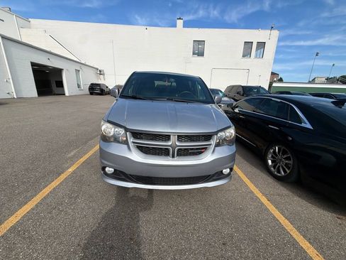Used 2014 Dodge Grand Caravan R/T w/ Safety Sphere Group FWD image 2
