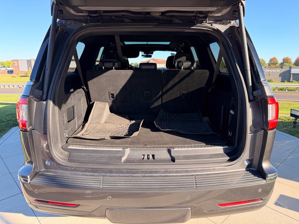 Used 2018 Lincoln Navigator L Select w/ Technology Package AWD/4WD image 34