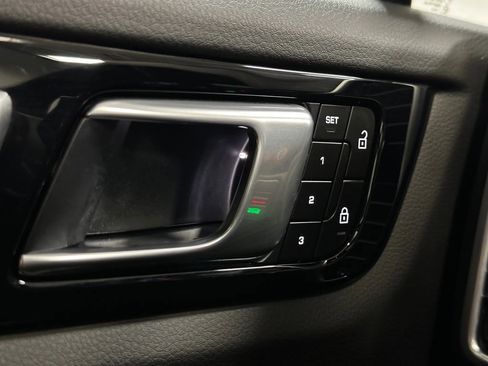 Used 2023 Porsche Cayenne Sport Utility 4D image 34