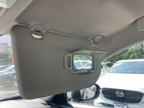 Used 2024 Nissan Rogue S AWD/4WD image 27