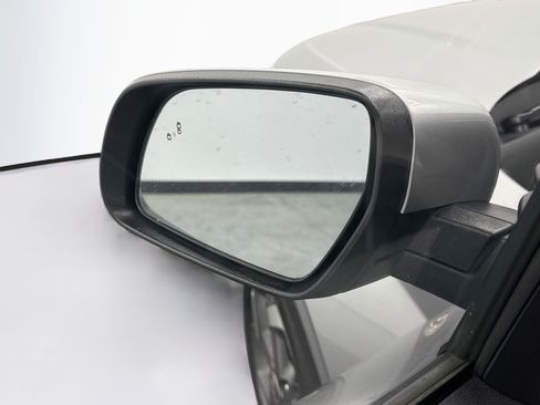 Used 2025 Hyundai Venue SEL FWD image 16