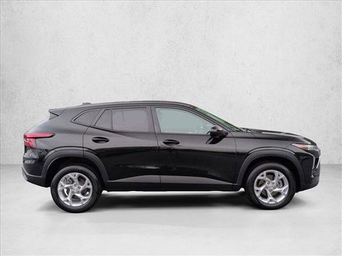 Certified 2024 Chevrolet Trax LS w/ LS Convenience Package FWD image 4