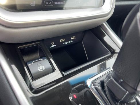 Used 2021 Subaru Outback Premium image 36