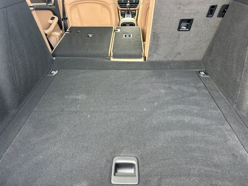 Certified 2025 Porsche Macan image 15