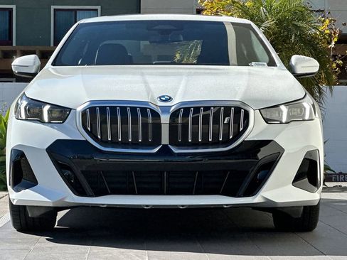 New 2026 BMW i5 eDrive40 w/ M Sport Package image 8