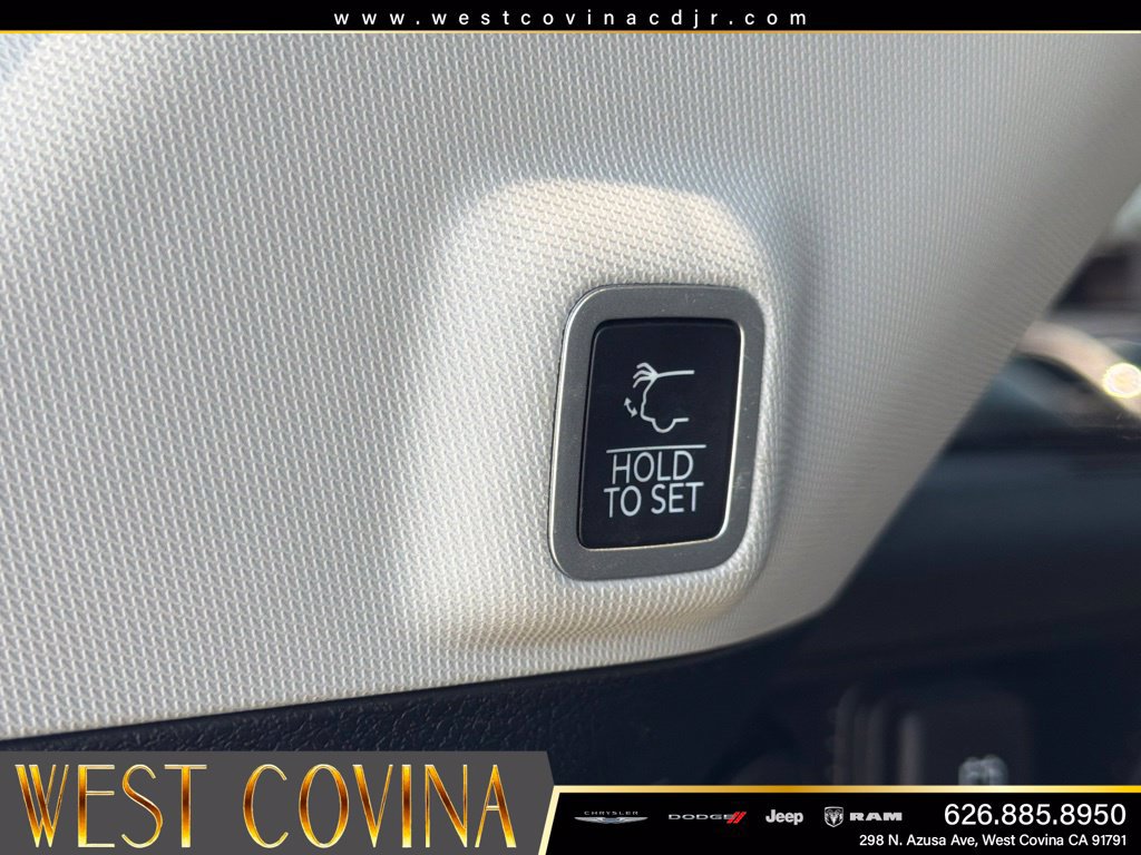 Used 2023 Jeep Grand Cherokee Limited RWD image 17