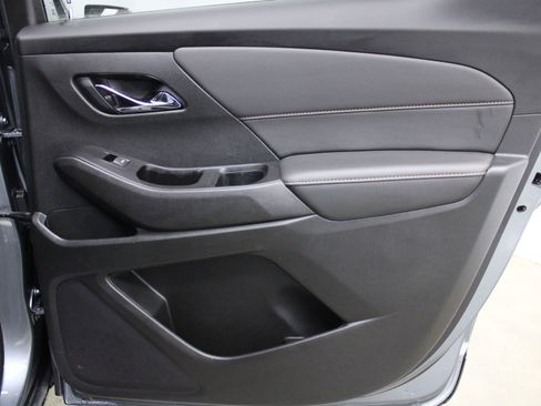 Used 2020 Chevrolet Traverse RS w/ LPO, Floor Liner Package FWD image 20
