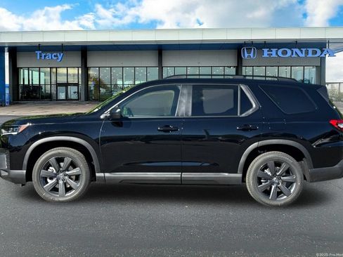 Used 2026 Honda Pilot Sport image 12